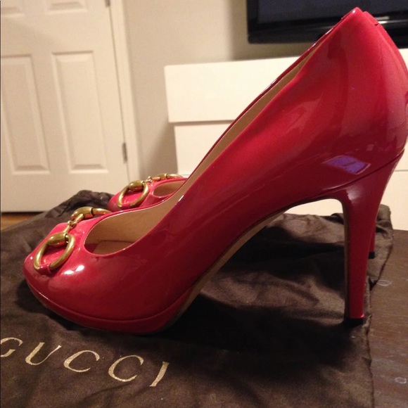 Gucci pink patent leather horsebit heels - Picture 6 of 8